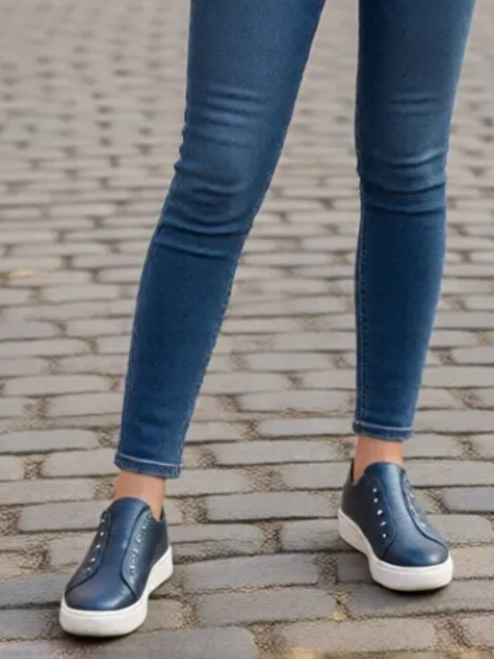 MJUS Élégance Lily metallic blue leather micro-studded slip-on sneaker EU41=US10